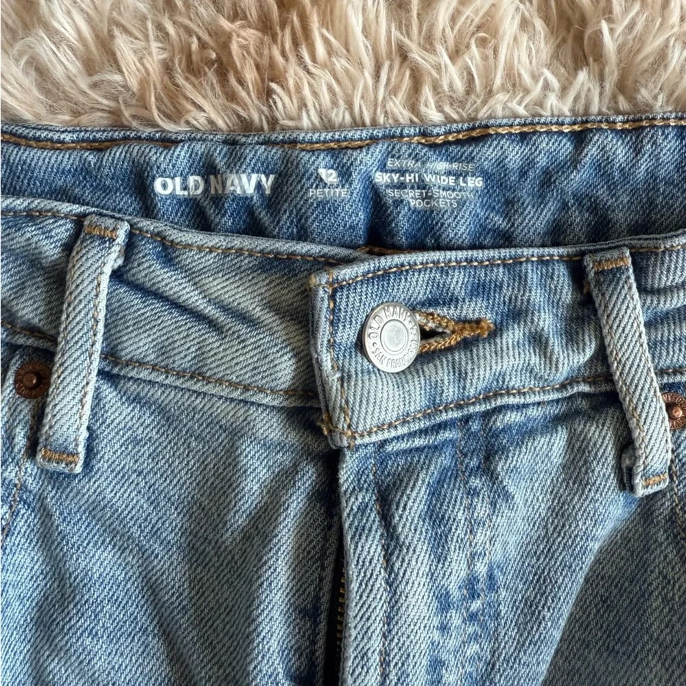 Old Navy Sky-Hi Wide Leg Women Jeans - Picture 4 of 6